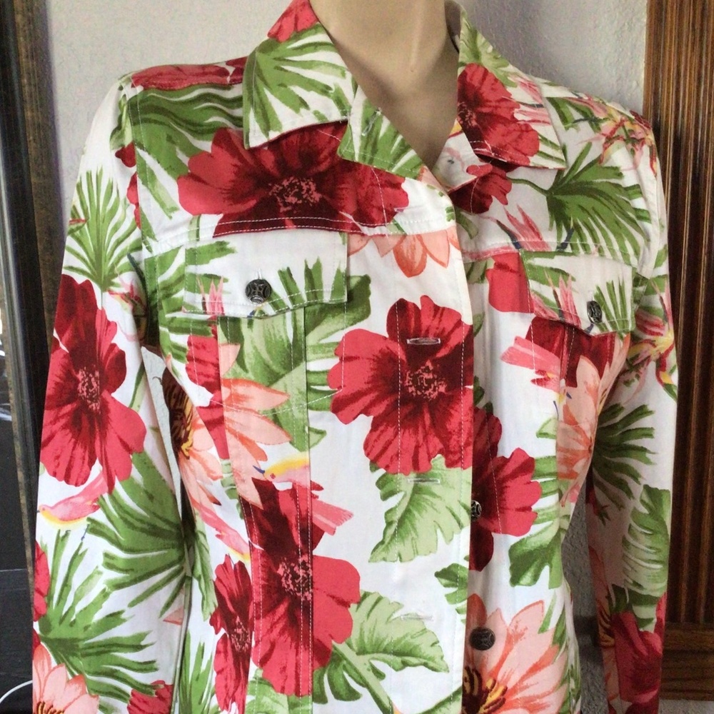 🌺French Laundry NWOT women’s jean style white jacket w/flowers